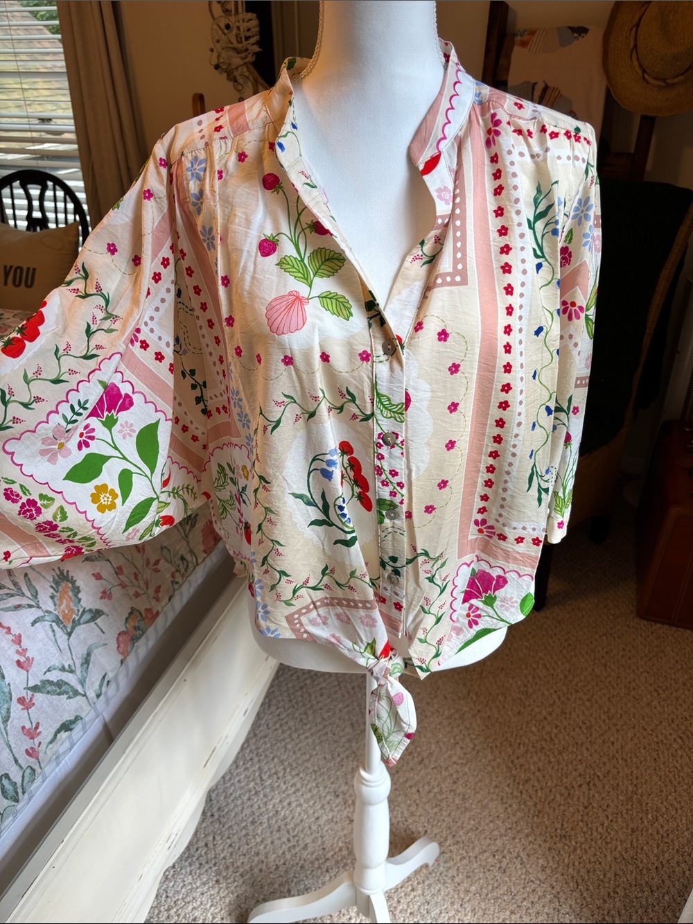 Women's Cream Floral Tie-Front Button-Up Top
